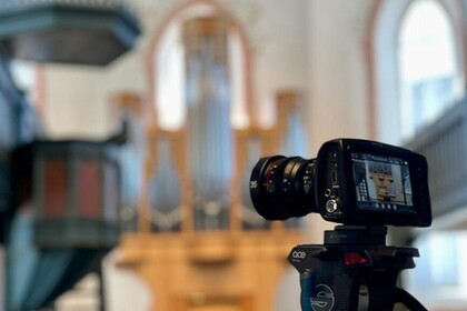 youTube:Festgottesdienst zur Konfirmation<br>3. Mai | 10.00 Uhr<br> Ev. Kirche