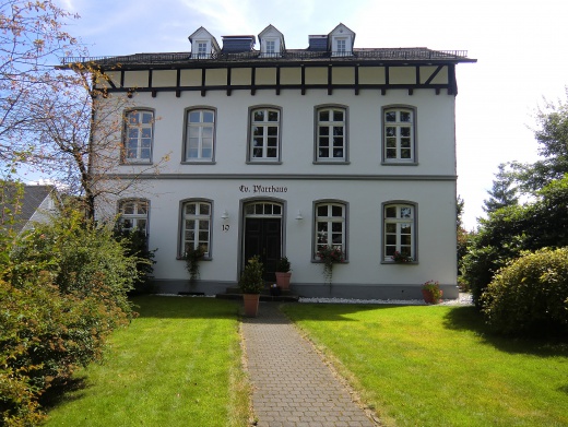 Pfarrhaus-Gemeindebüro-